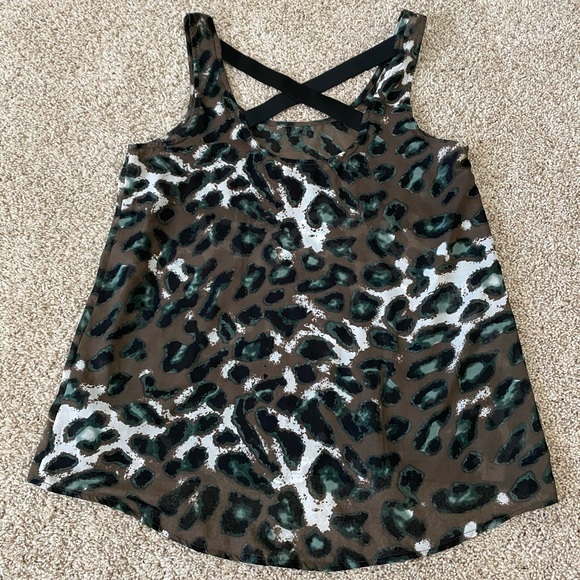 Chloe K Nordstrom leopard top XS - Picture 6 of 6